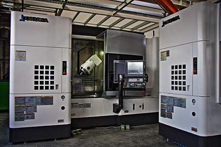 A horizontal Okuma machining center enables both turning and milling. Due to the 5-axis machining it is possible to produce products of the highest quality.